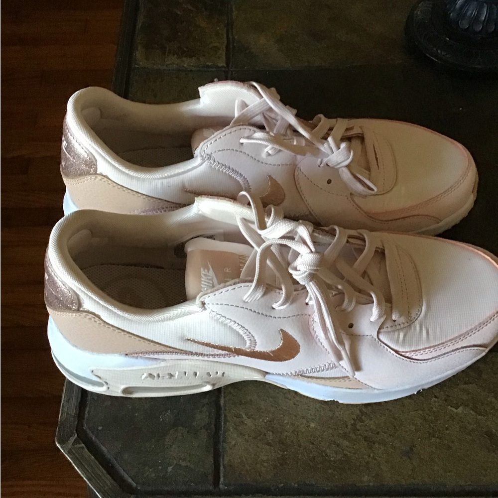 Nike Air max.Size 11 1/2 woman and 10 Men. - Picture 6 of 7